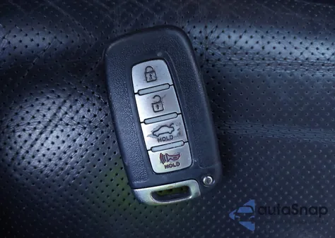 2013 Hyundai Genesis 5.0 R-Spec z USA, uszkodzony, nr VIN KMHGC4DH8DU252862